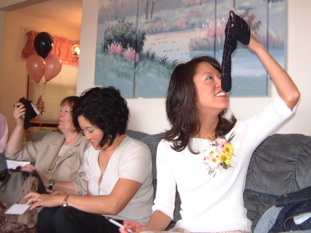 2004/05(May)/02(Jaymee-Shower)/1024x768_2004-05-01 15-02-16.JPG